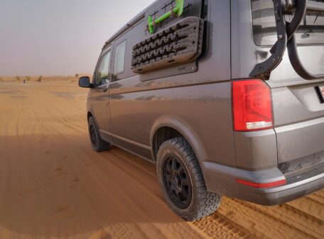 VW California Sandblechhalter Wüste